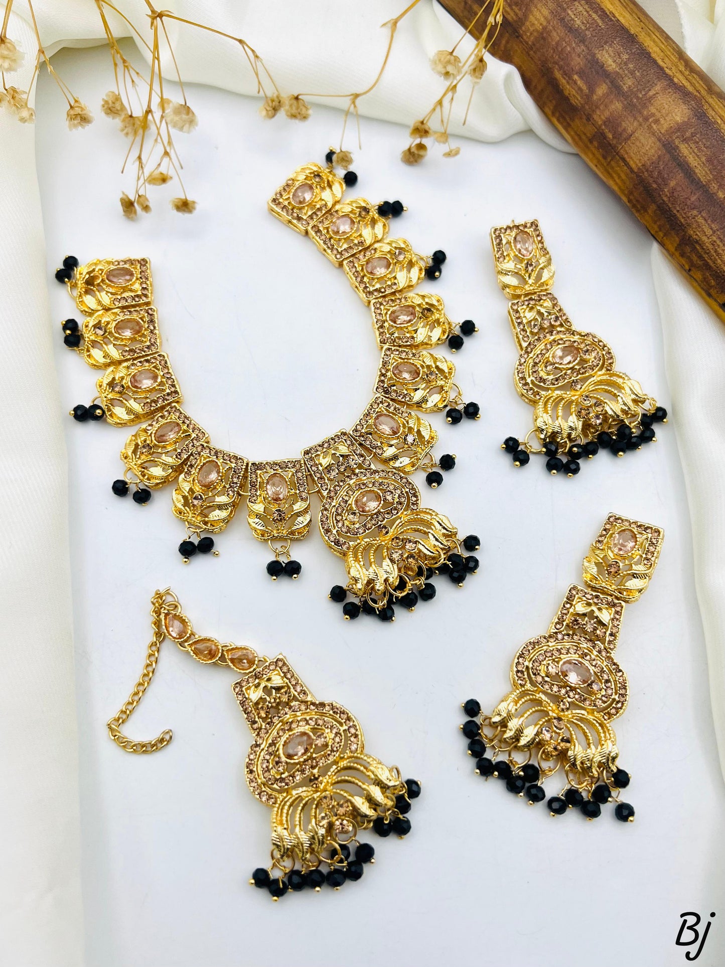 Fancy Zircon Work Manjoos Necklace Set – New Arrival