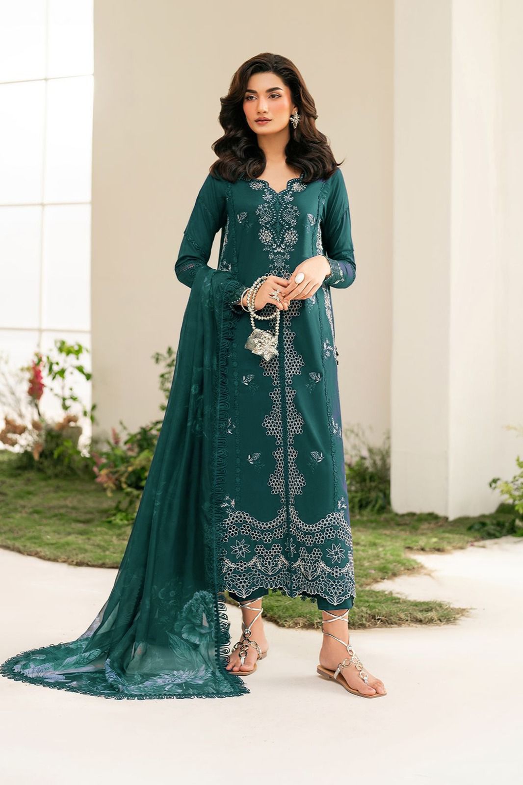 Winter Collection 2025 – Luxury With Warmth