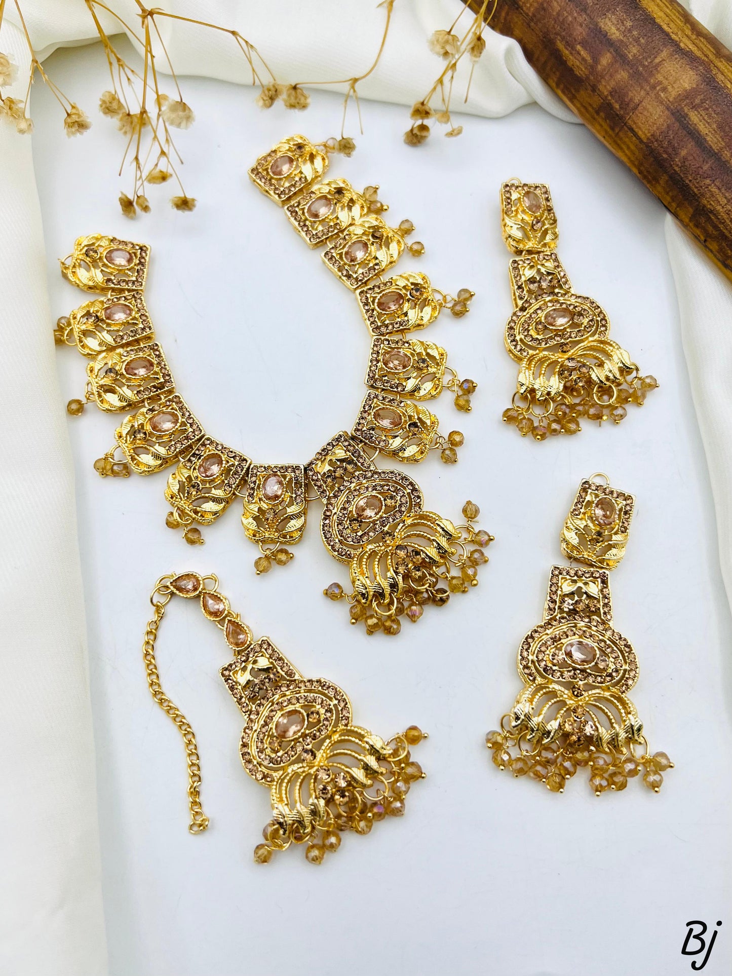 Fancy Zircon Work Manjoos Necklace Set – New Arrival