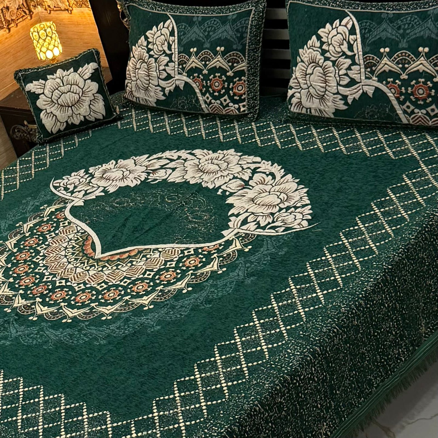 4Pc Velvet Jacquard Bedsheet