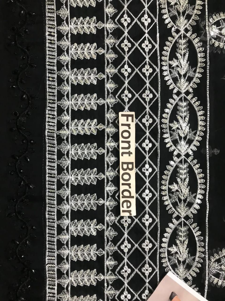 IZNIK by ZYANIC – Luxury Festive Collection 2025